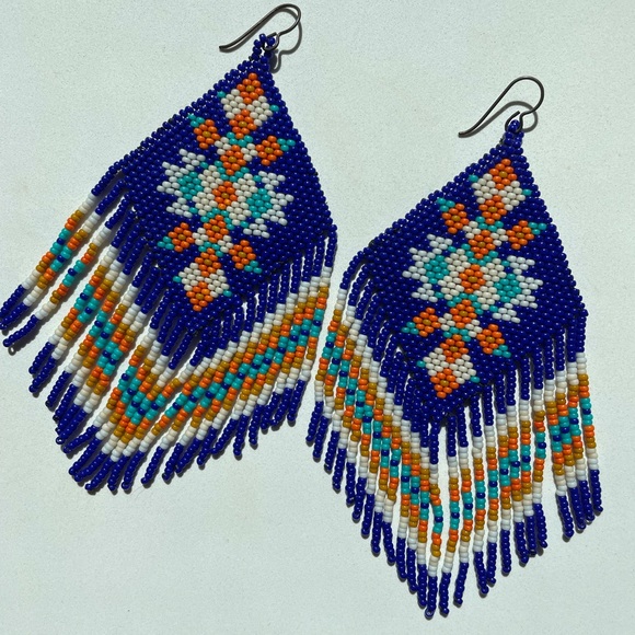 Gorgeous seed bead earrings - Picture 2 of 4